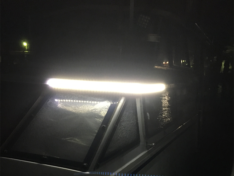 漁船・ledテープライト・作業灯設置時の様子